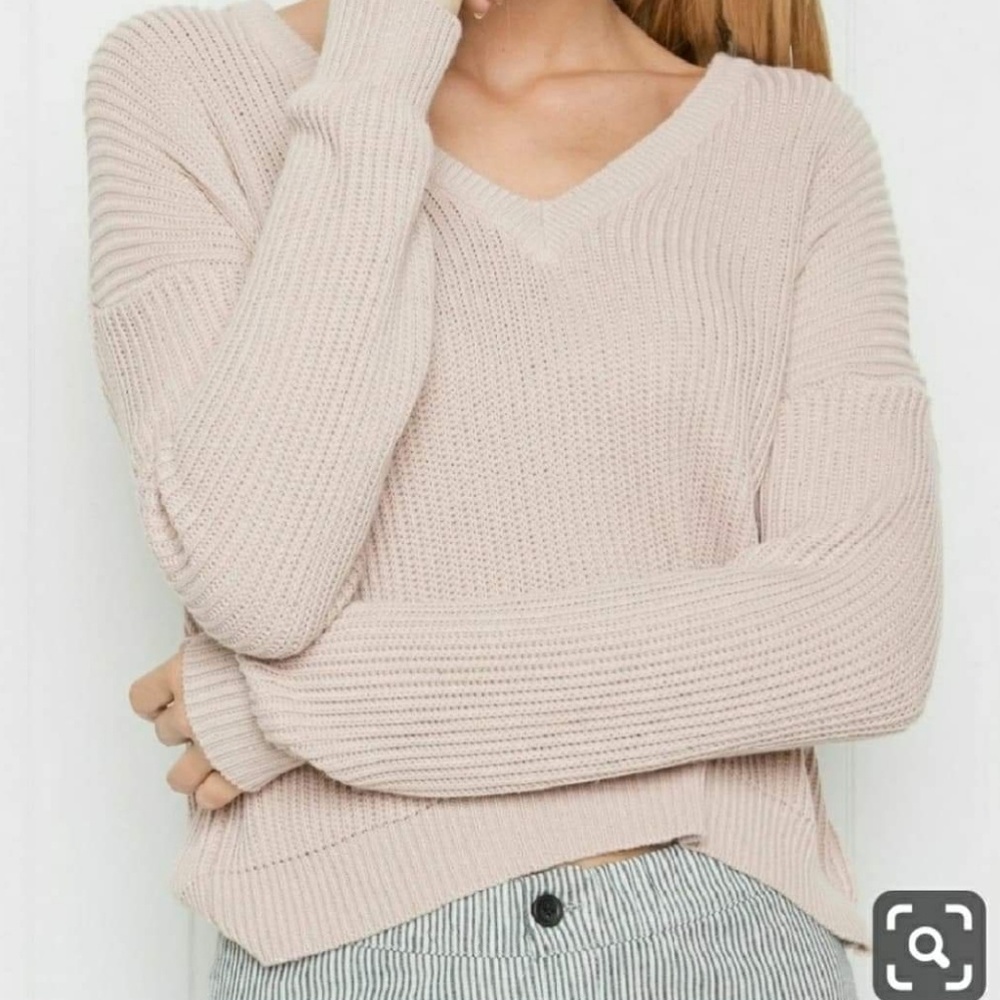 Brandy Melville Knit V neck sweater Blush